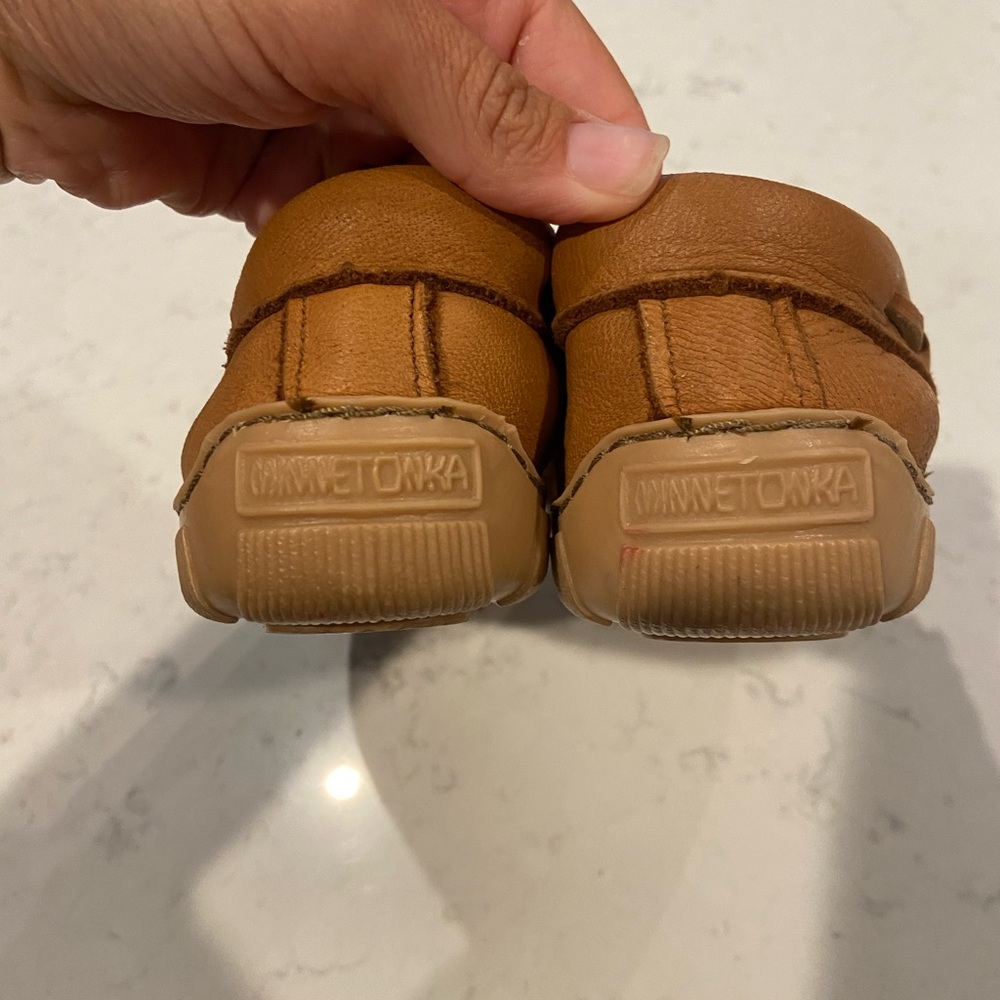 Minnetonka Tan Leather Fringe Moccasins - Picture 5 of 6